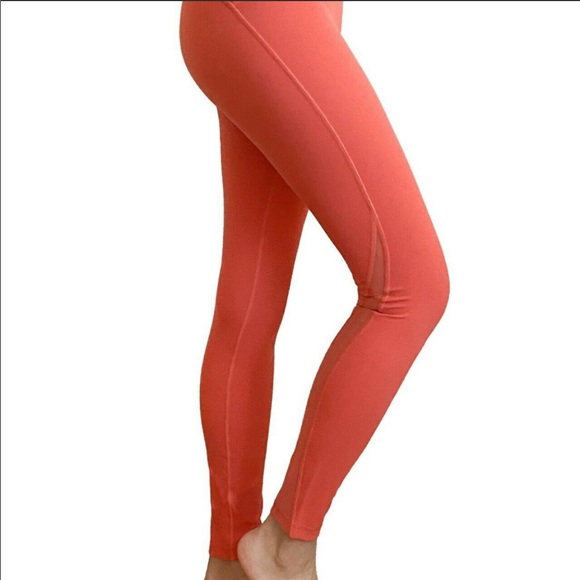 lululemon train times tight